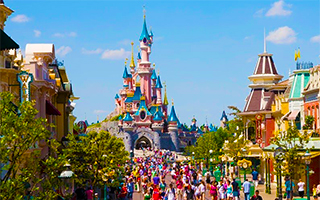Парижский Диснейленд развивает Disney Village