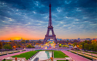 В Париж возвращается туризм из доковидного мира
